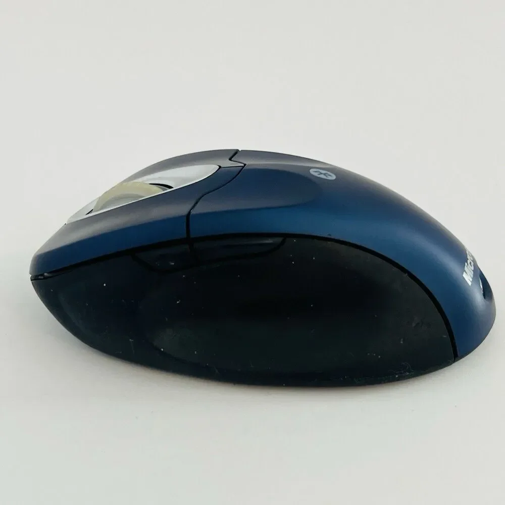 Microsoft 1001 Tilt Wheel Comfort Shaped Bluetooth Optical Mouse